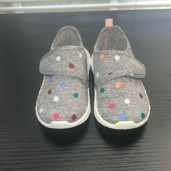 Carter’s toddler girl shoes size 6. - Picture 2 of 8